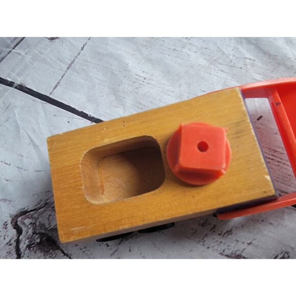 Vintage 1971 wood, wind up Toy construction Truck Mattel Made Hong Kong - Picture 6 of 7